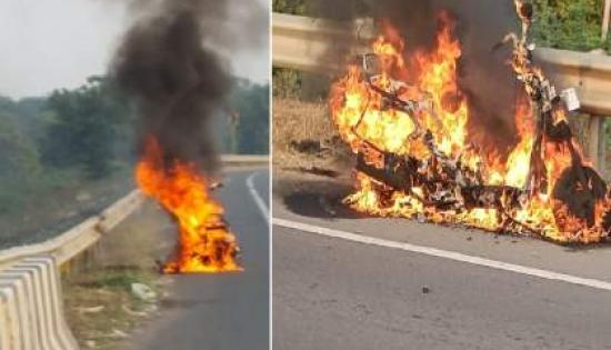 धावत्या स्कूटीला लागली अचानक आग